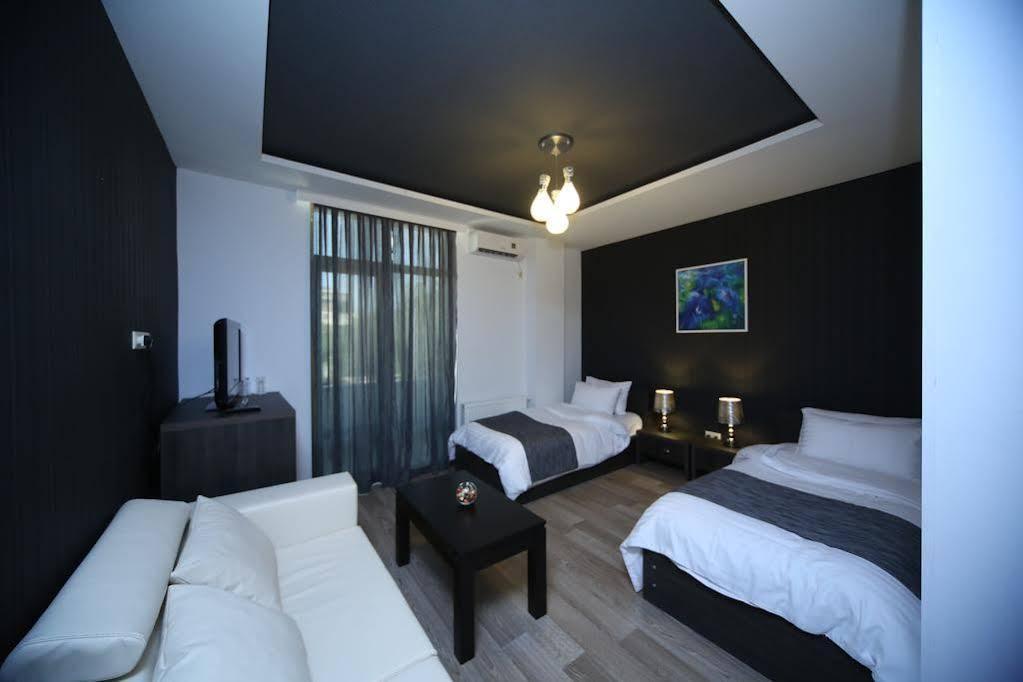 Continental Hotel Kutaisi Ngoại thất bức ảnh