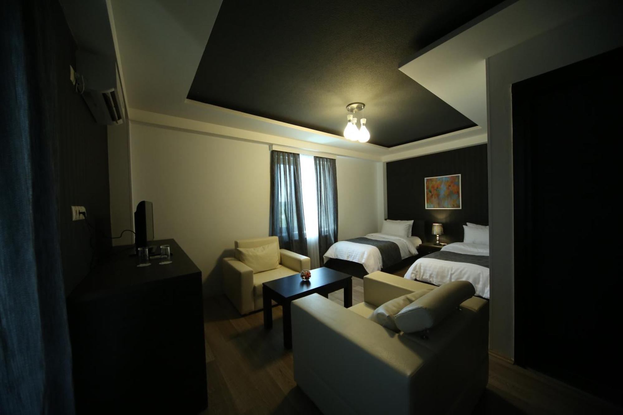 Continental Hotel Kutaisi Phòng bức ảnh