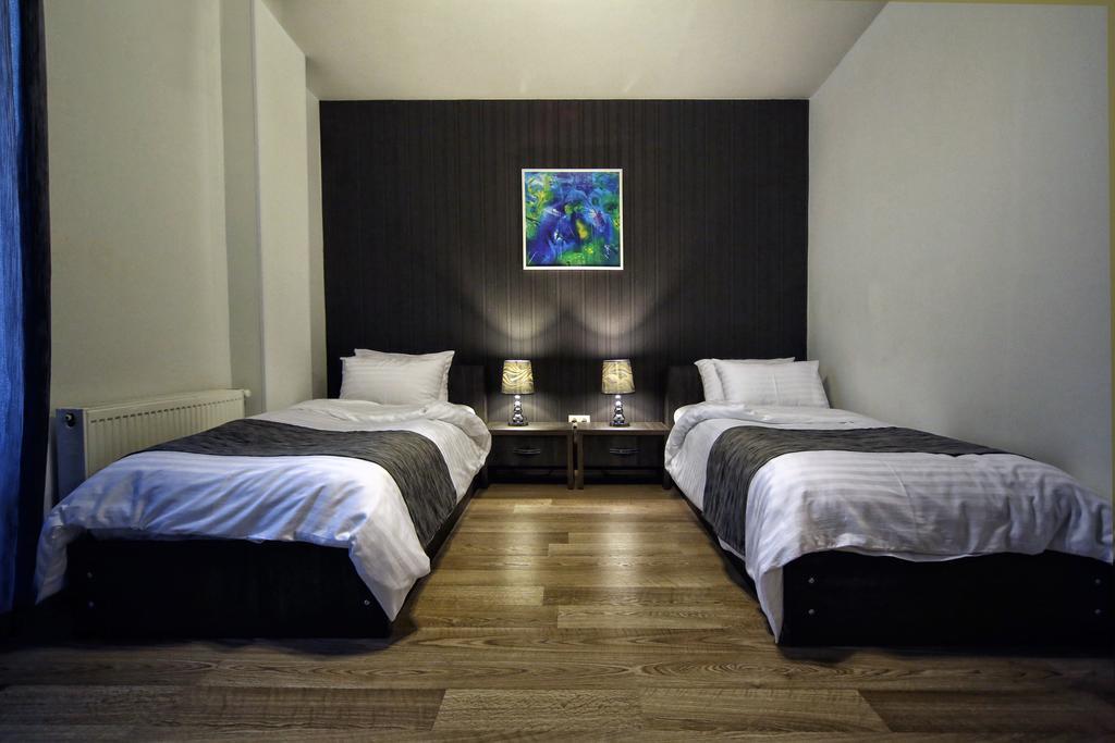 Continental Hotel Kutaisi Ngoại thất bức ảnh