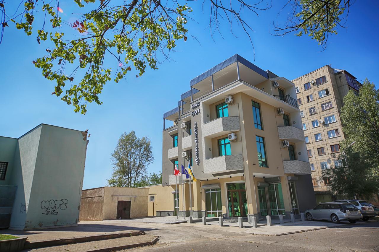 Continental Hotel Kutaisi Ngoại thất bức ảnh