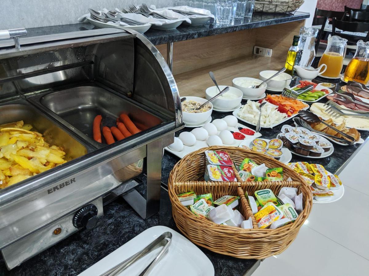 Continental Hotel Kutaisi Ngoại thất bức ảnh