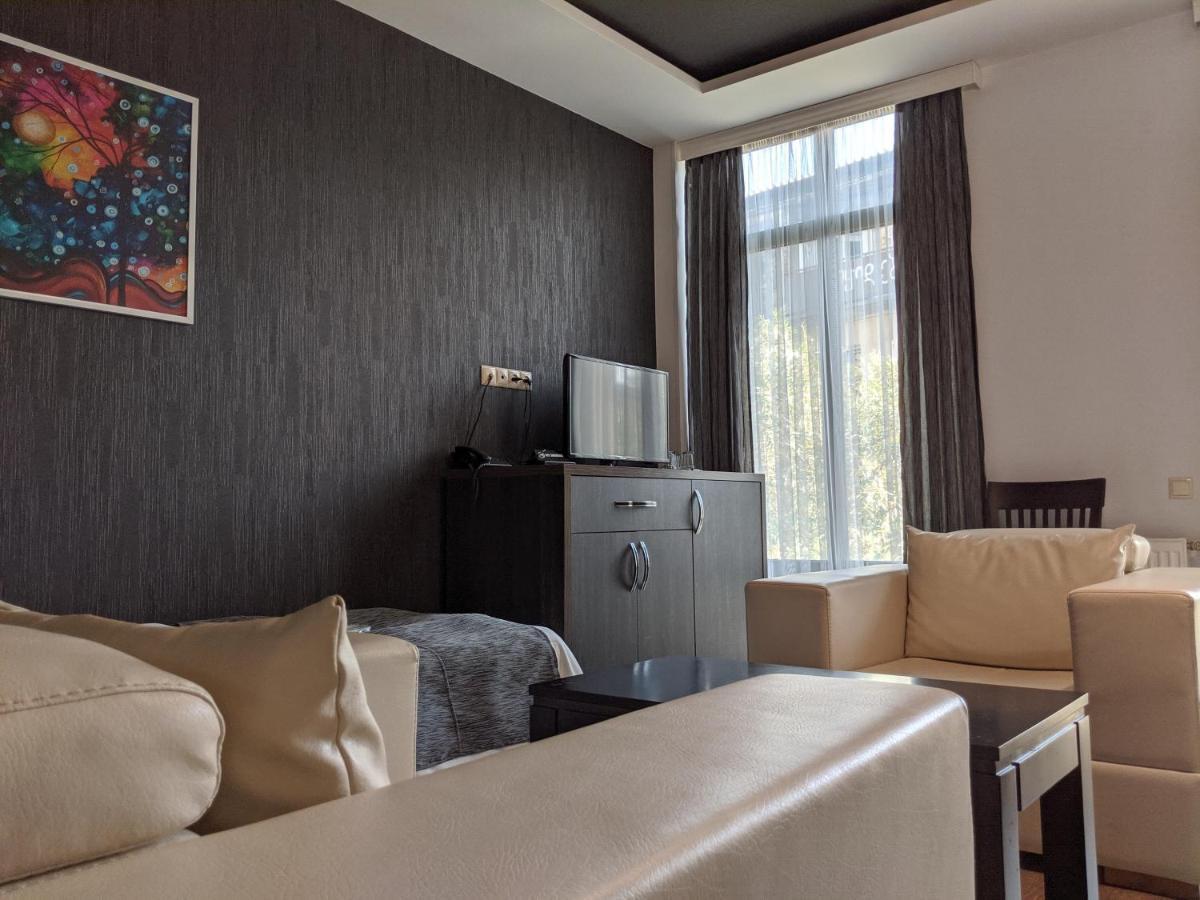 Continental Hotel Kutaisi Ngoại thất bức ảnh